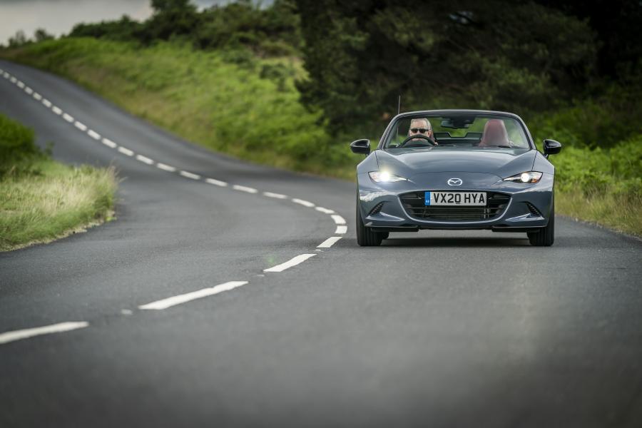  Mazda MX-5 R-Sport (ND) 2020 года  (UK) (фото 19 из 86)